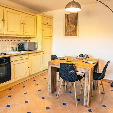 Bel Appartement, Terrasse, Piscine, Vue Sur Golf דירה *